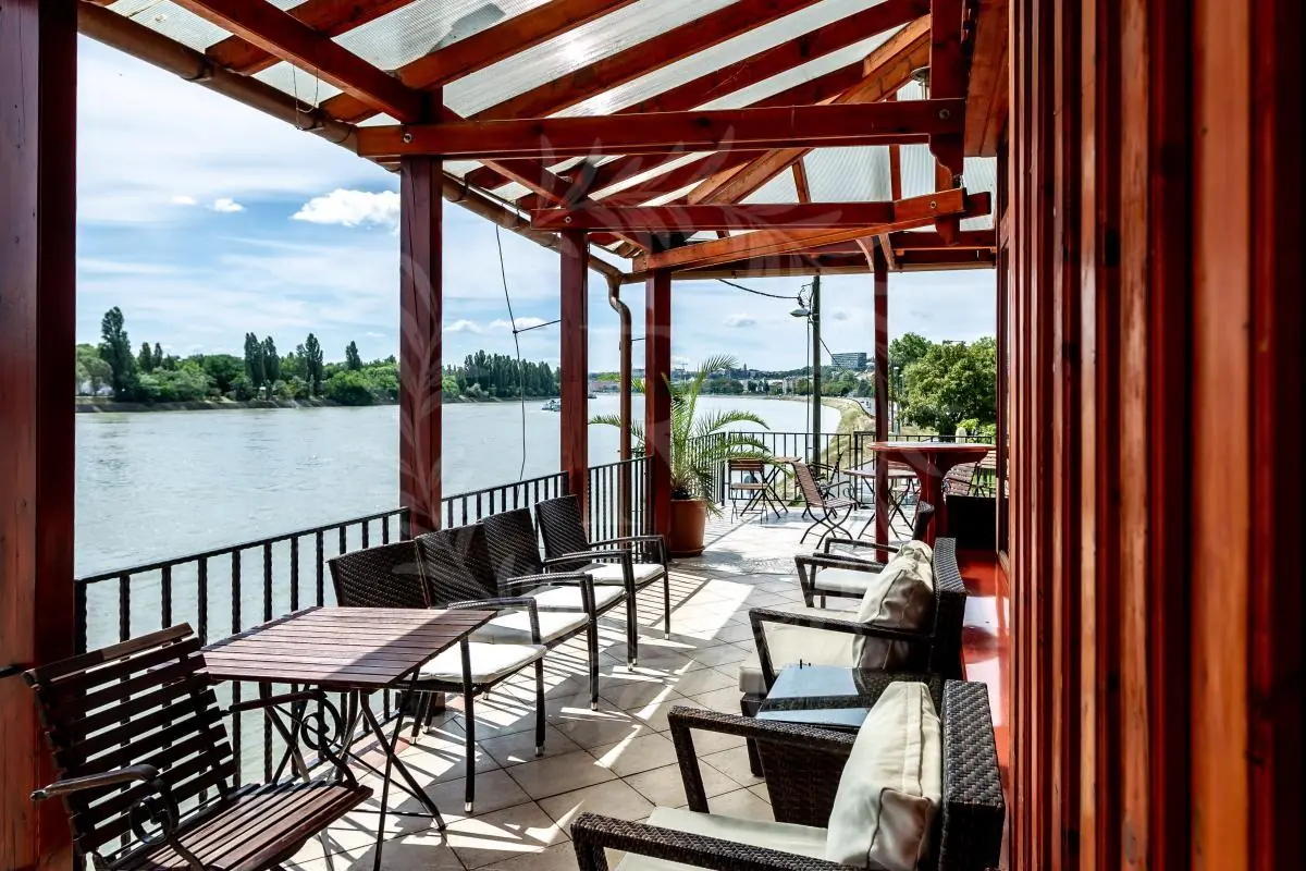 Rozmaring Étterem és Kertvendéglő - az Ambassador Club Budapest klubnapjainak helyszíne