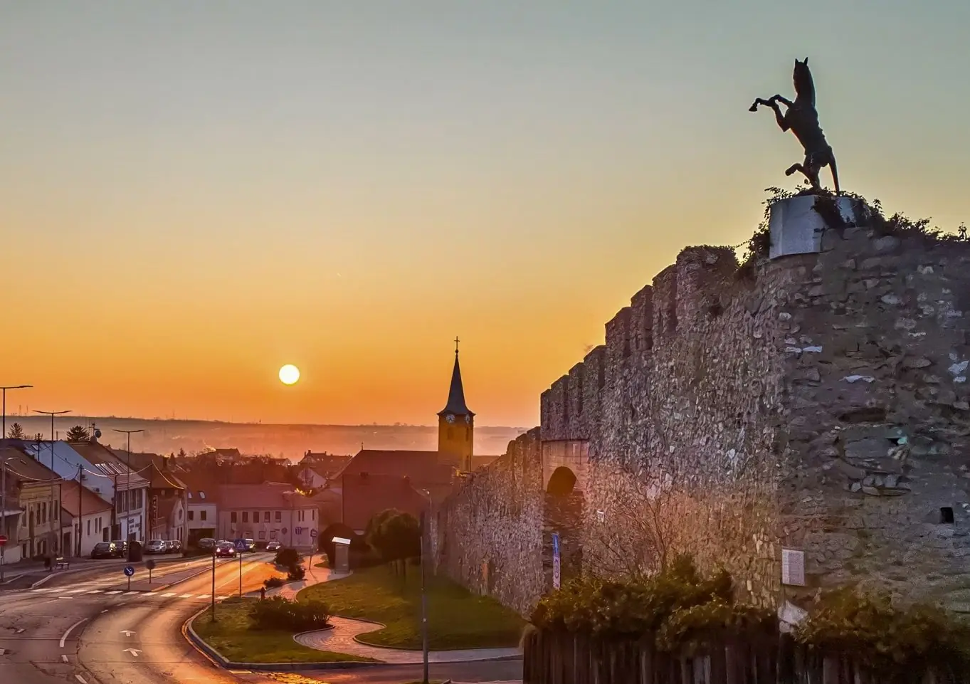 Nemzeti Ambassador Club Magyarország - hajnali fények Pécsett, 2025-ben